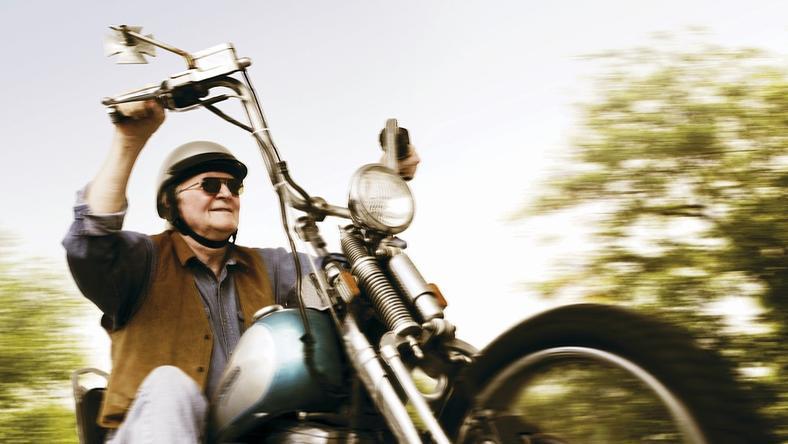 哈雷“贴地飞行”